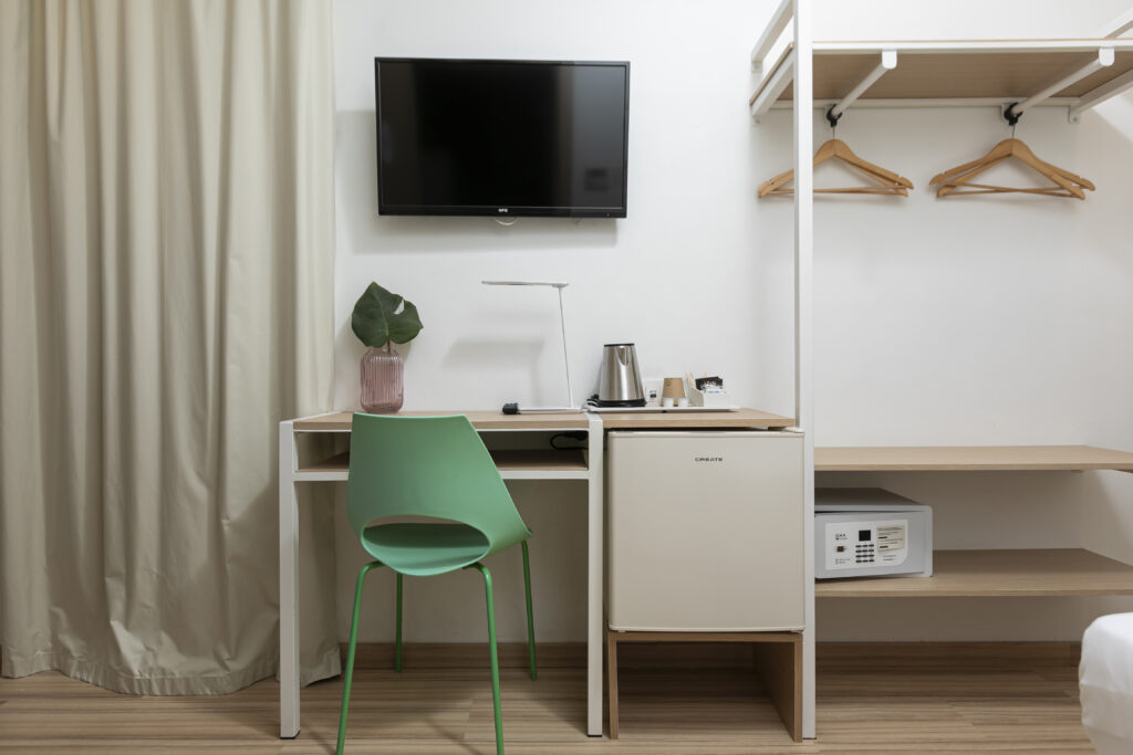Double Twin 2 beds DESK